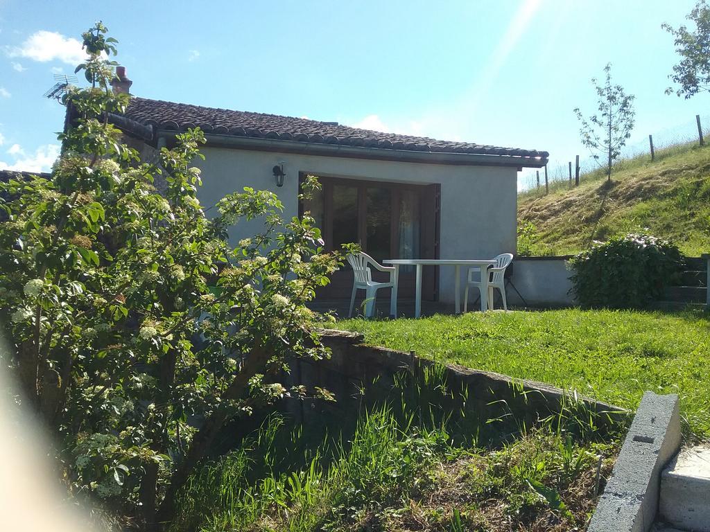 Gite Le Chapis Saint-Chamond Exterior foto